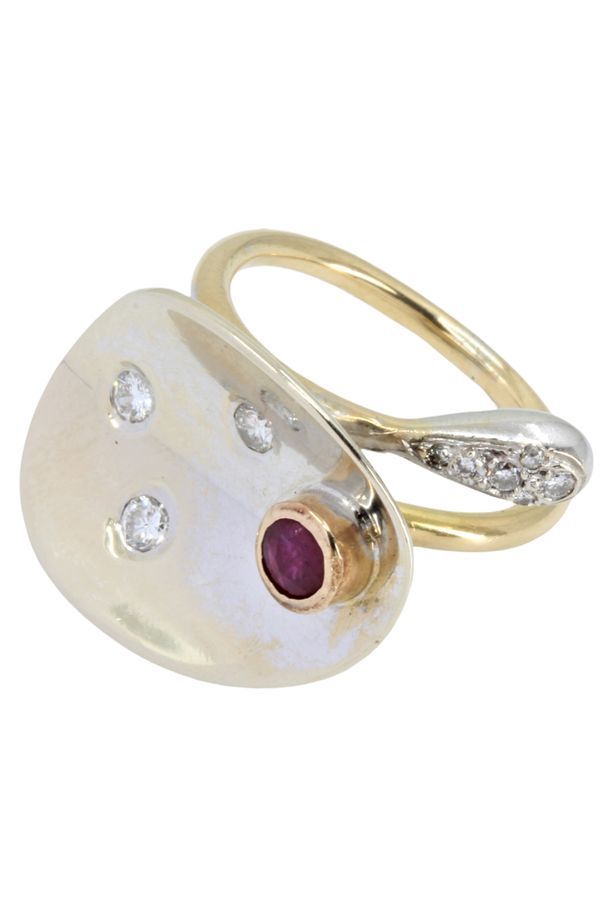 BAGUE DE CRÉATEUR RUBIS ET DIAMANTS - Castafiore