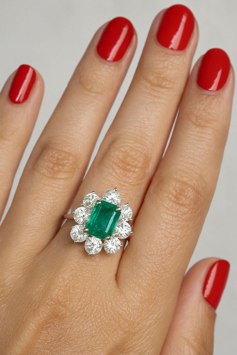 Bague de fiançailles diamants émeraude - Castafiore