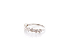 Bague Demi alliance en or blanc et diamants - Castafiore