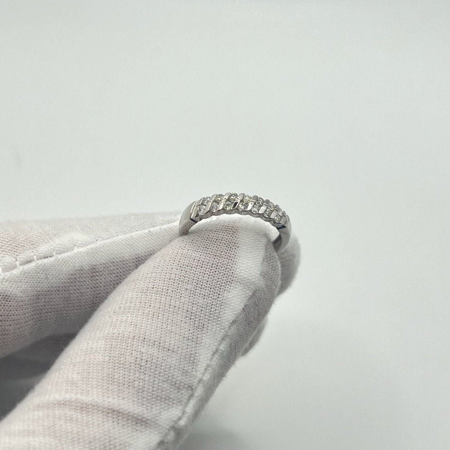Bague DEMI ALLIANCE en or blanc et diamants - Castafiore