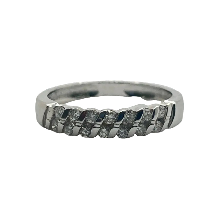 Bague DEMI ALLIANCE en or blanc et diamants - Castafiore
