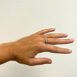 Bague demi - alliance en or blanc et diamants - Castafiore