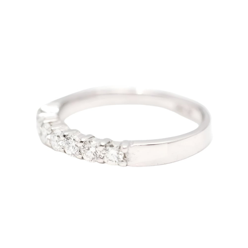Bague demi - alliance en or blanc et diamants - Castafiore