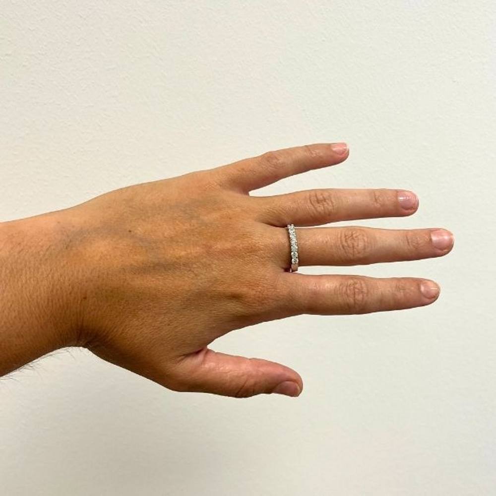 Bague demi - alliance en or blanc et diamants - Castafiore