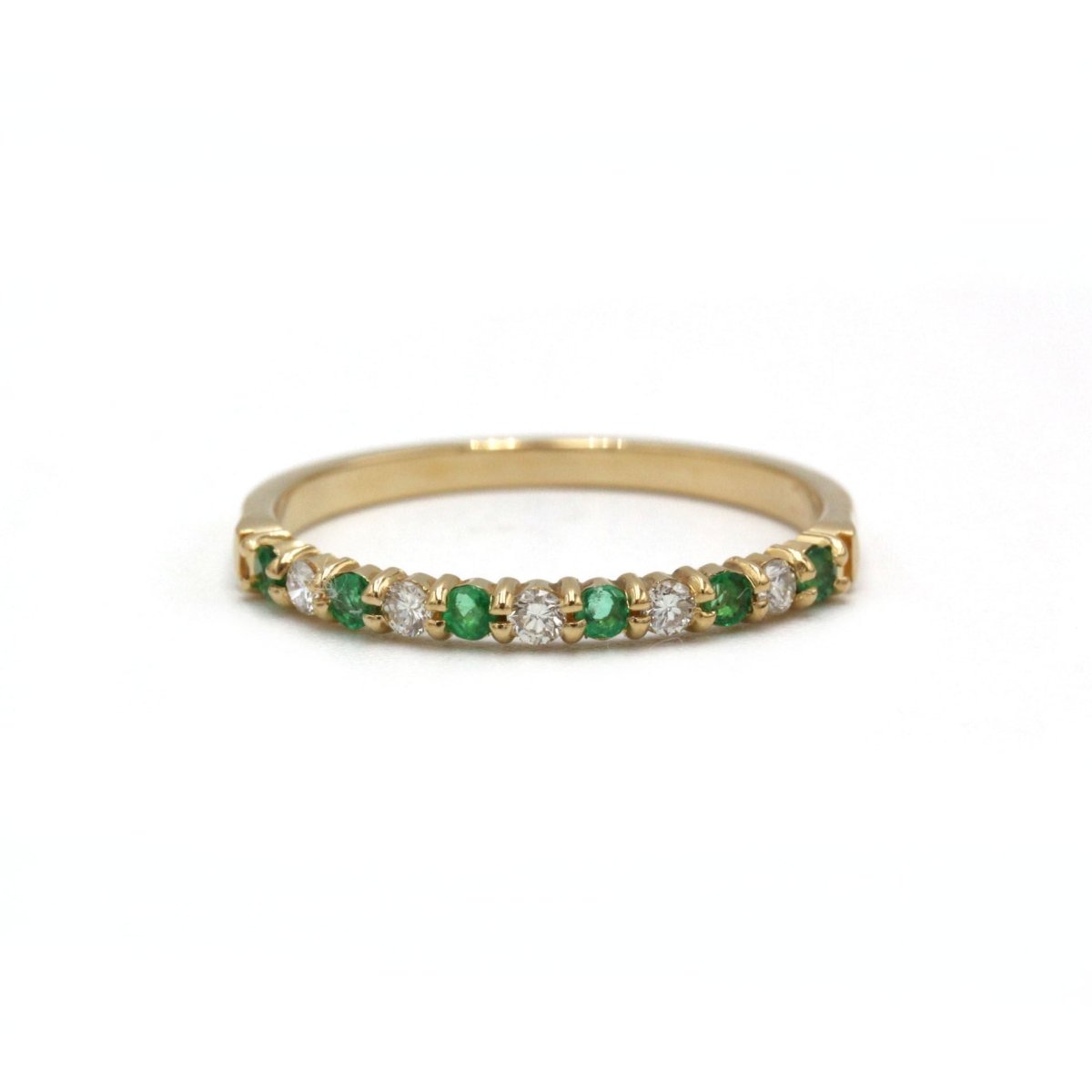 Bague Demi - Alliance en or jaune, émeraudes et diamants - Castafiore