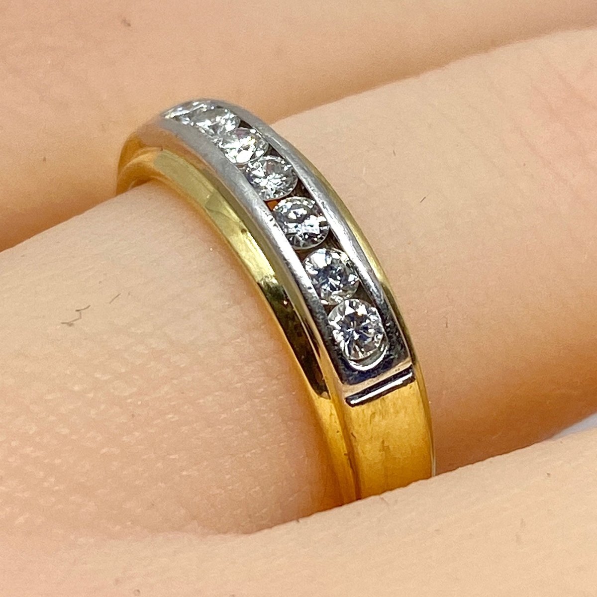 Bague Demi - Alliance en or jaune et diamants - Castafiore