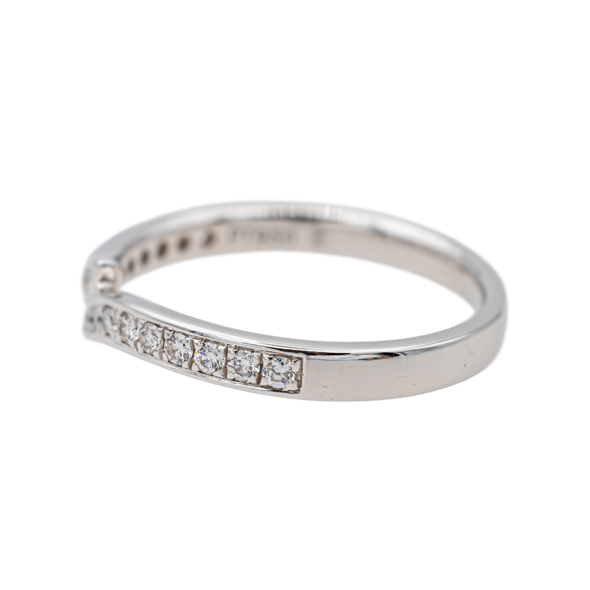 Bague Demi alliance en platine et diamant - Castafiore