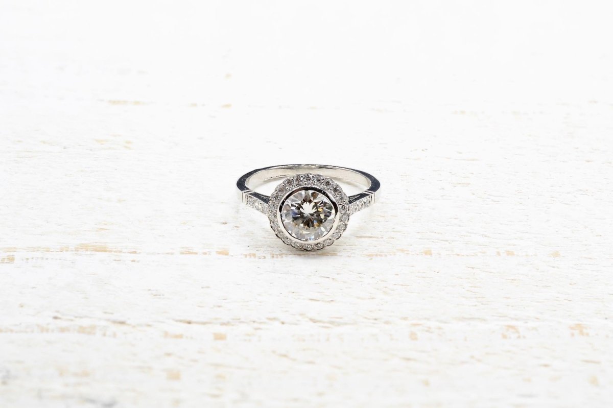 Bague diamant entourage vintage en platine - Castafiore