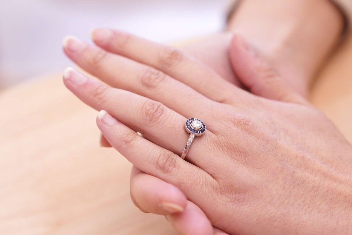 Bague diamant et saphirs calibrés en platine - Castafiore