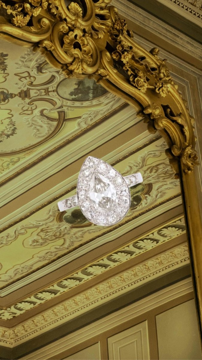 Bague Diamants Poire 1.90 Carats Platine Or Gris 18 Carats - Castafiore