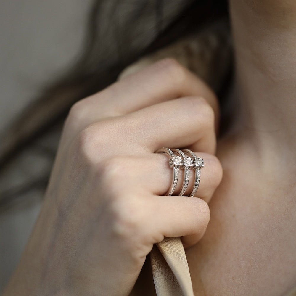 Bague Dinh Van Le Cube en or gris et diamants - Castafiore