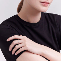 Bague Dior Bois de rose en or blanc et diamants taille 56 - Castafiore