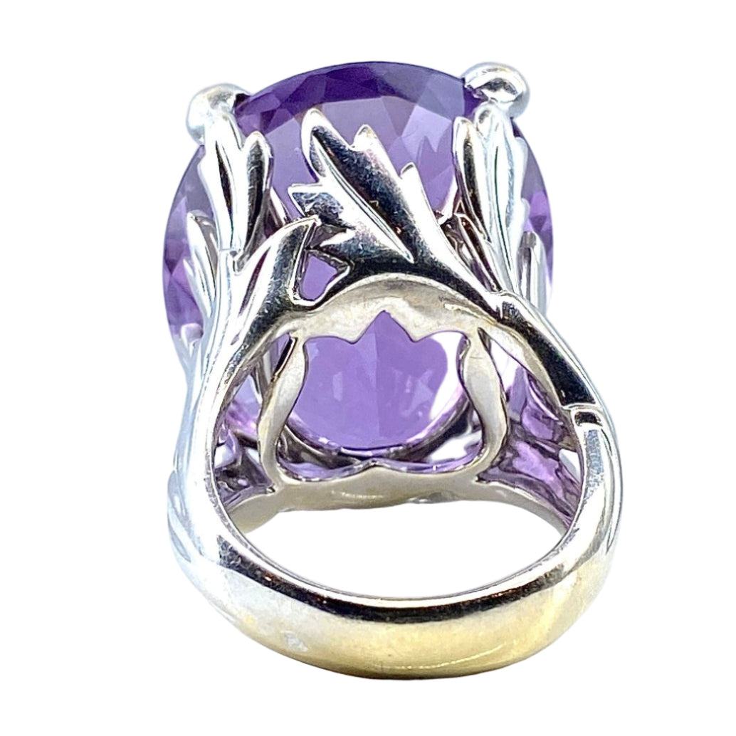 Bague DIOR en or 18 carats, grand modèle MISS DIOR, améthyste et diamants - Castafiore