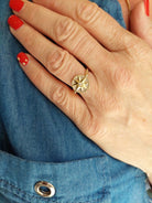 Bague DIOR "Rose des vents" en or jaune et nacre - Castafiore