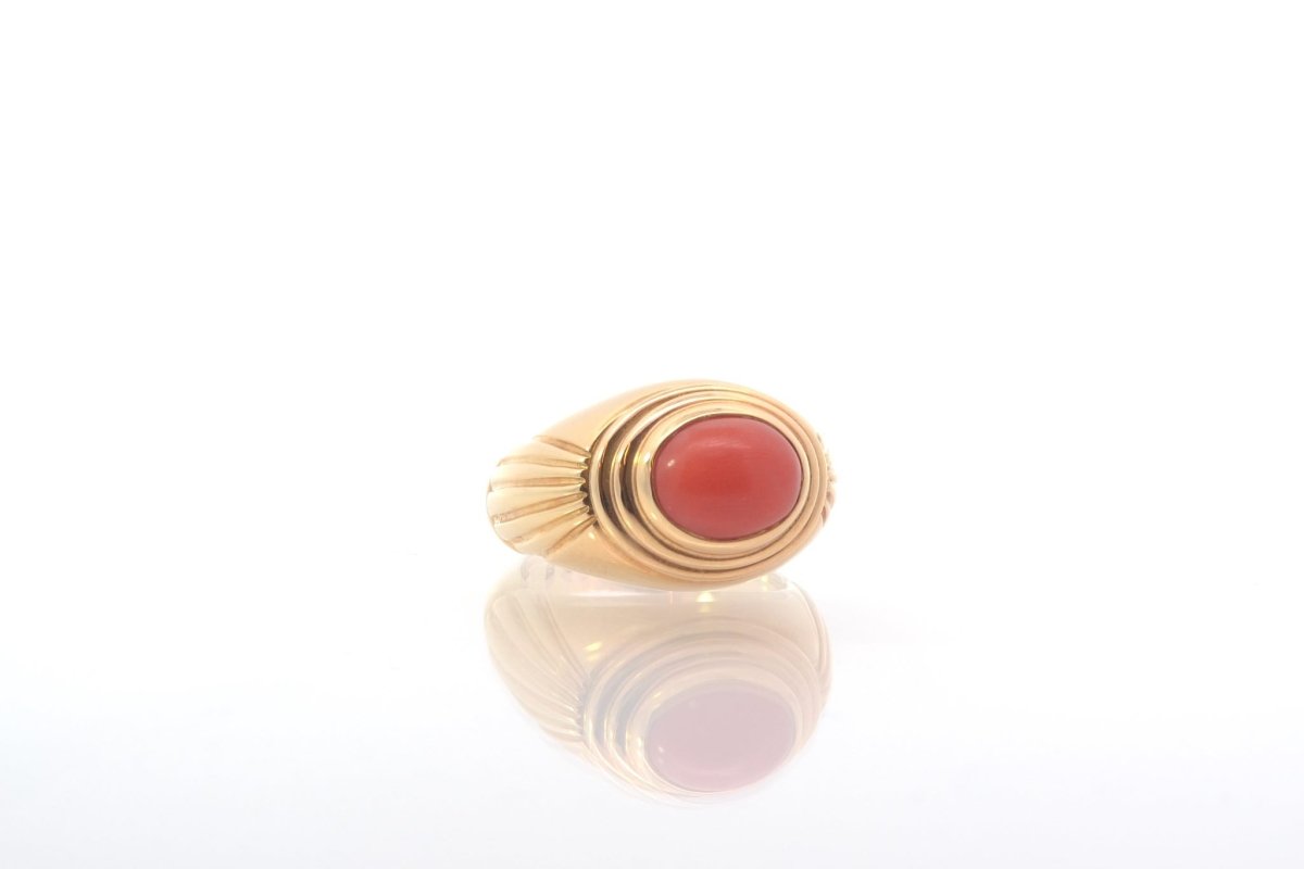 Bague d'occasion signée Boucheron corail ovale en or - Castafiore