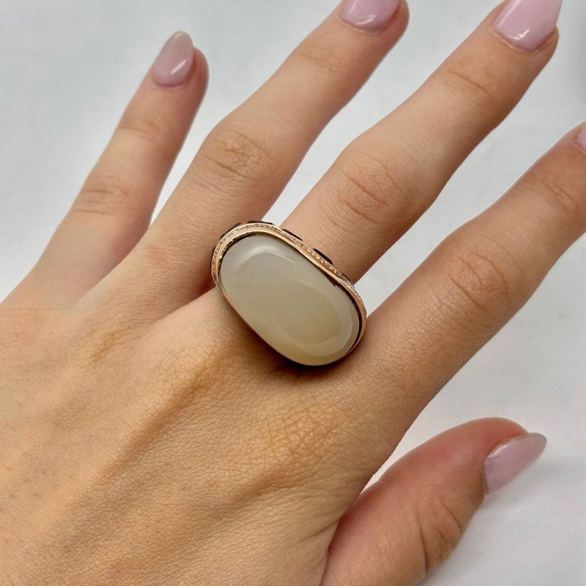 Bague Dôme ANJARA en or jaune, pierre de lune, quartz et diamants - Castafiore