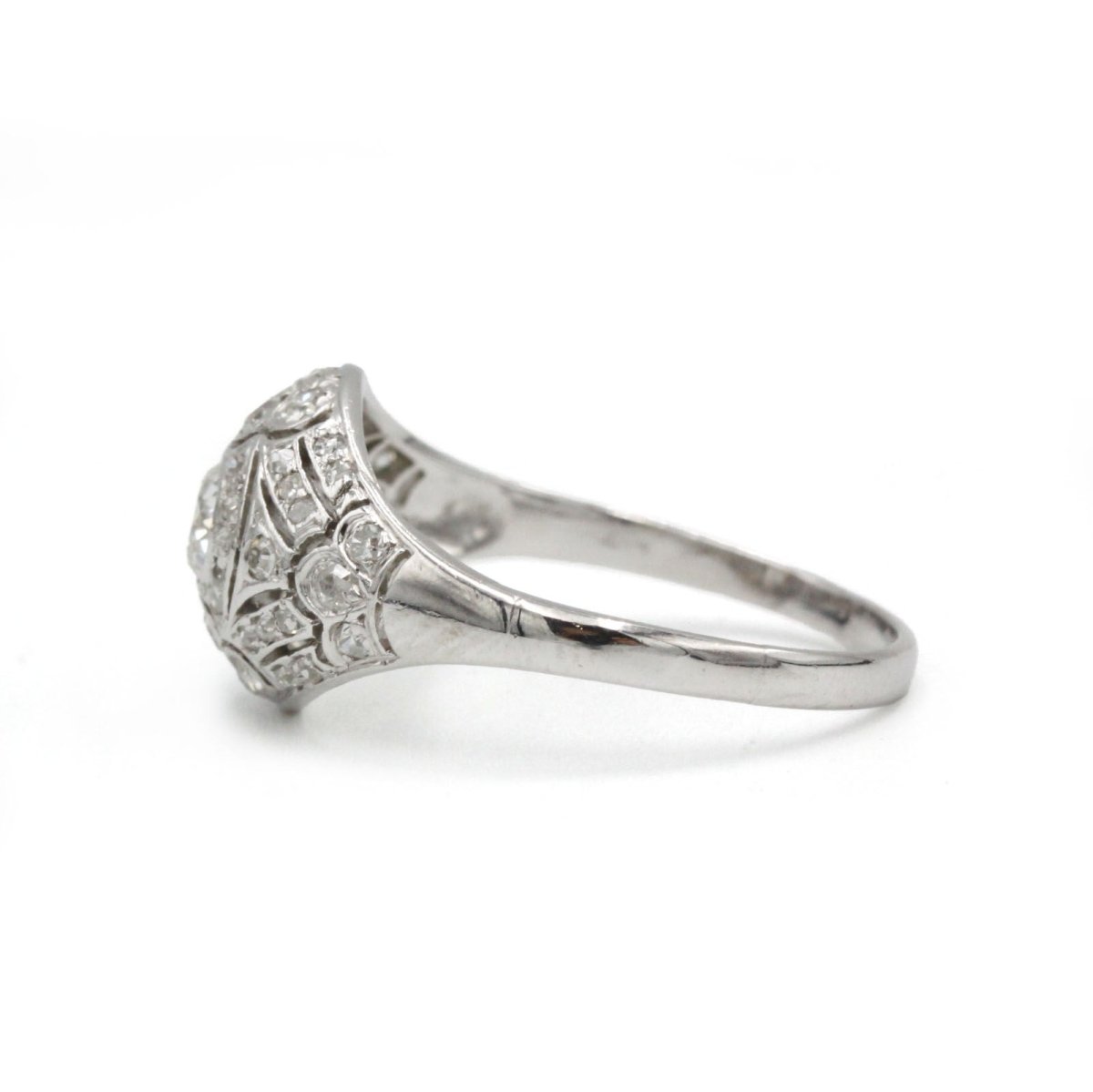 Bague dôme art deco or blanc 750 et diamants - Castafiore