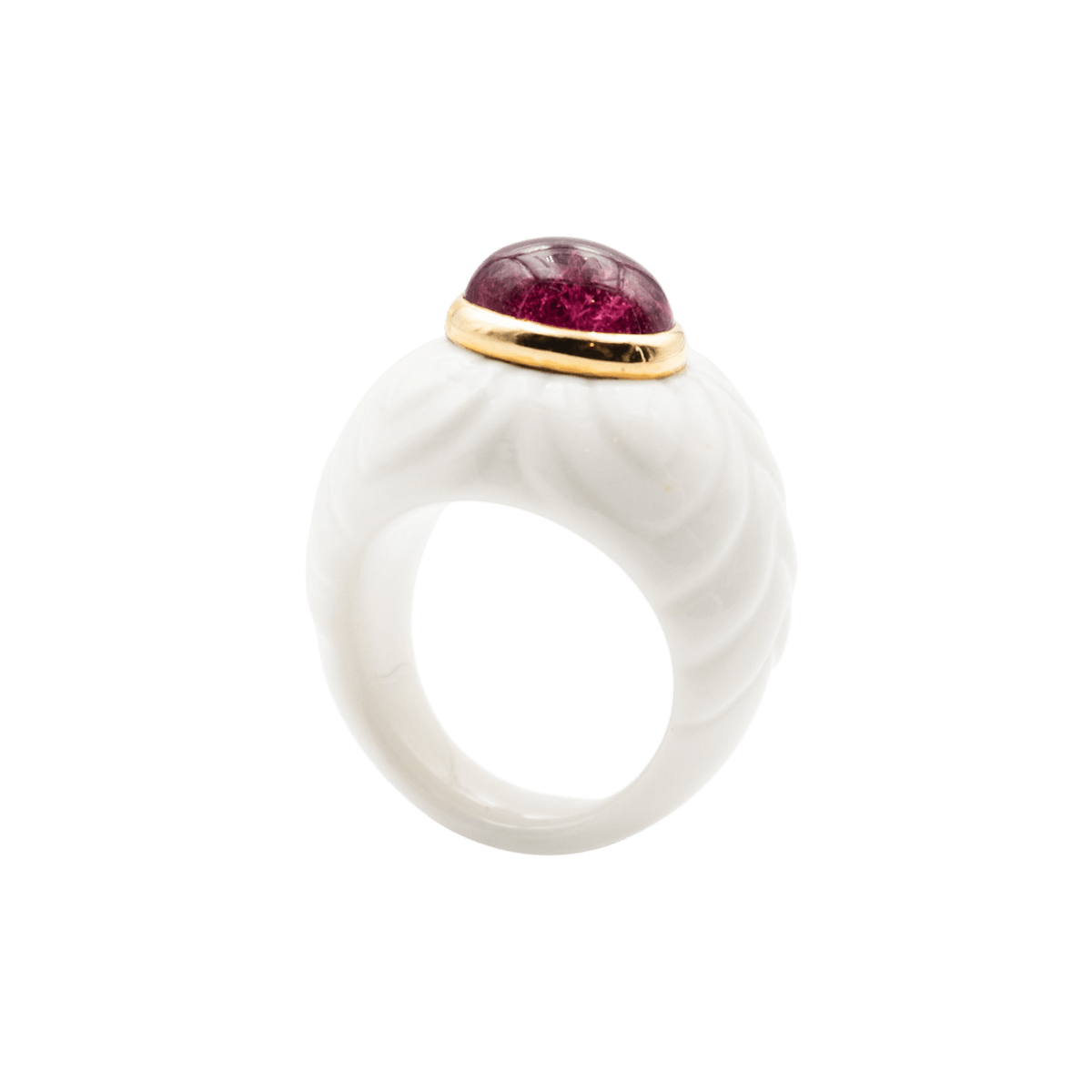 Bague Dôme BULGARI "Chandra" en céramique blanche, or jaune et tourmaline rose - Castafiore