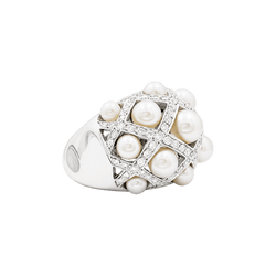 Bague Dôme CHANEL "Baroque" en or blanc, perles et diamants - Castafiore