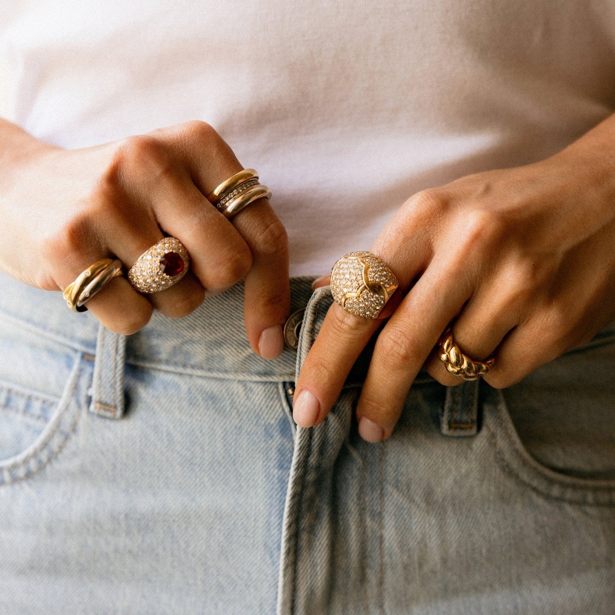 Bague Dôme CHANEL "Profil de Camélia" en or jaune et diamants - Castafiore