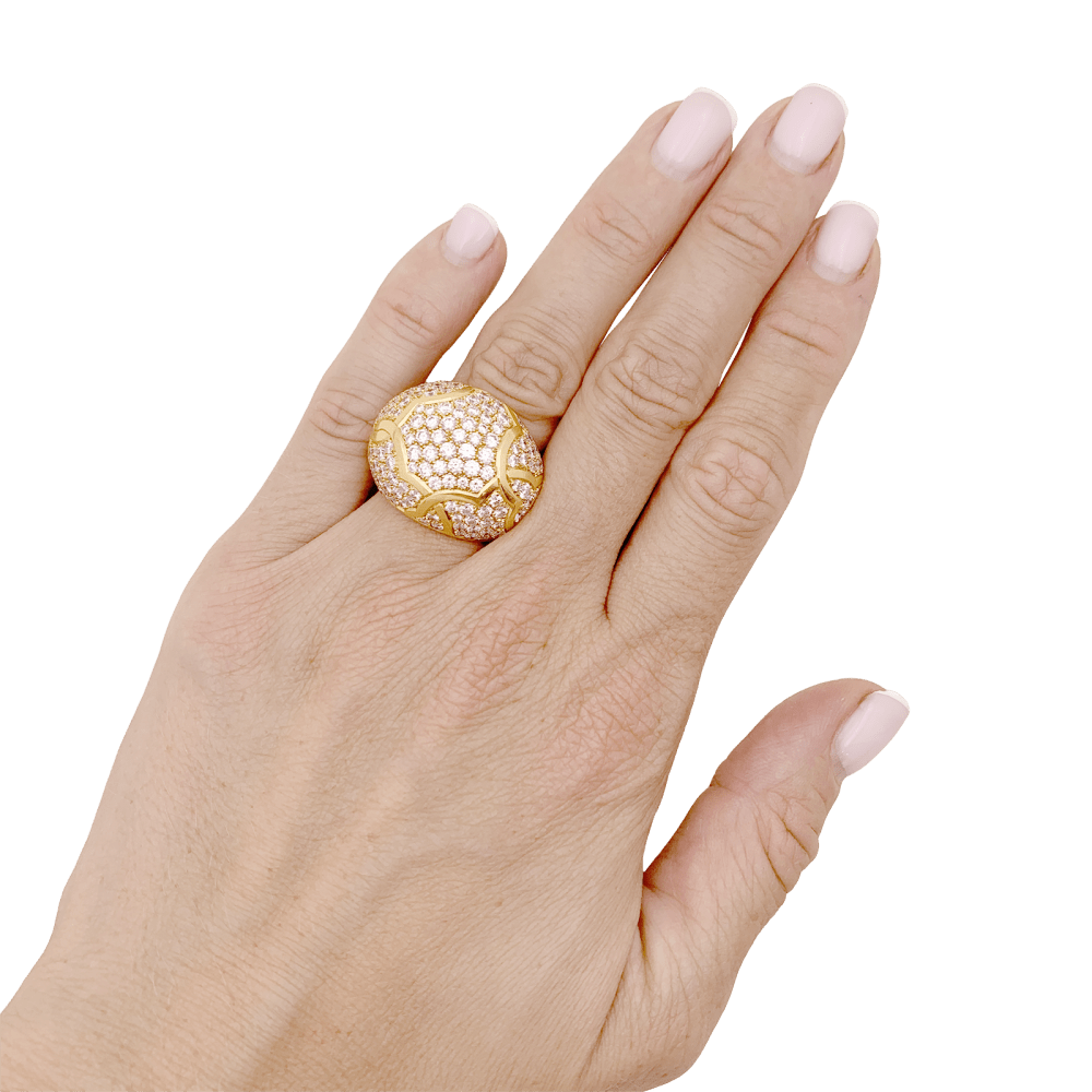 Bague Dôme CHANEL "Profil de Camelia" en or jaune et diamants - Castafiore