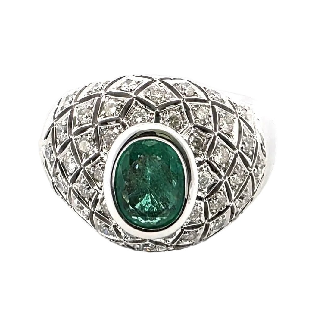 Bague Dôme en or blanc, émeraude et diamants - Castafiore