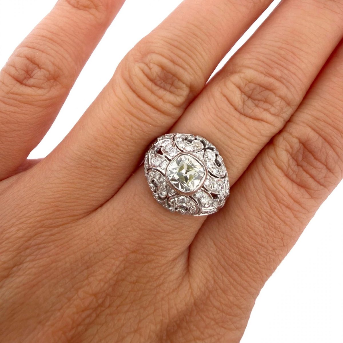 Bague Dôme en or blanc et diamants - Castafiore