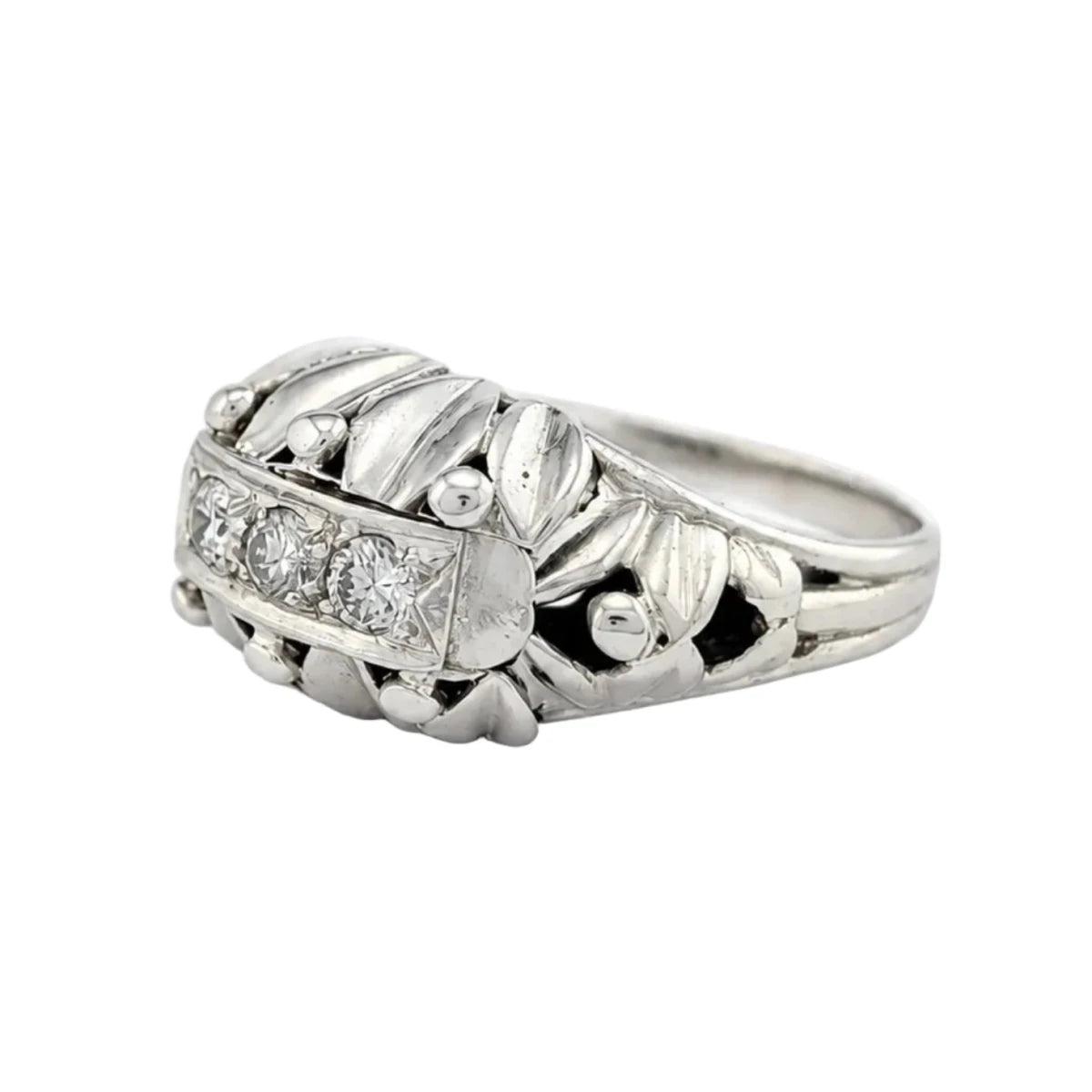 Bague Dôme en or blanc et diamants - Castafiore