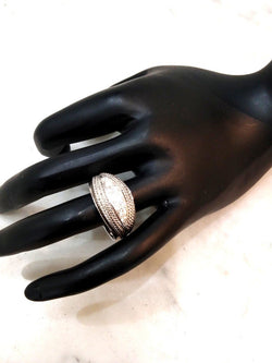 Bague Dôme en or blanc et diamants - Castafiore