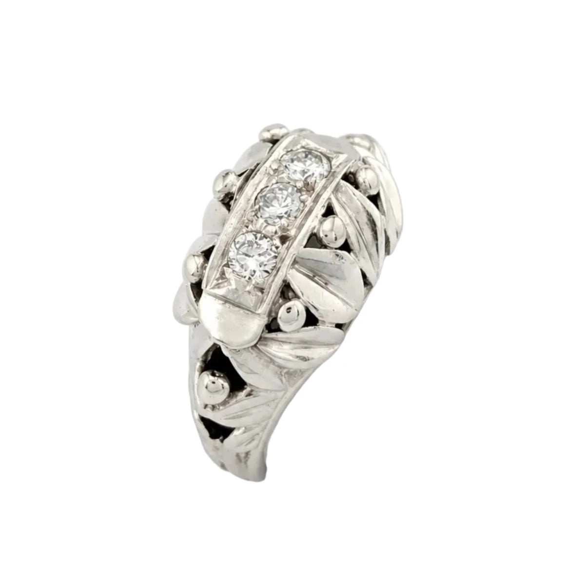 Bague Dôme en or blanc et diamants - Castafiore