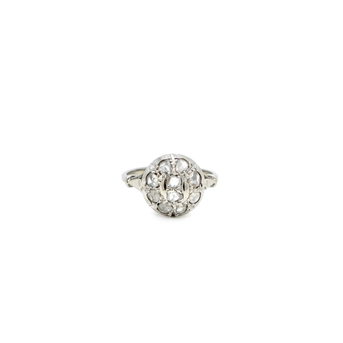 Bague Dôme en or blanc et diamants - Castafiore