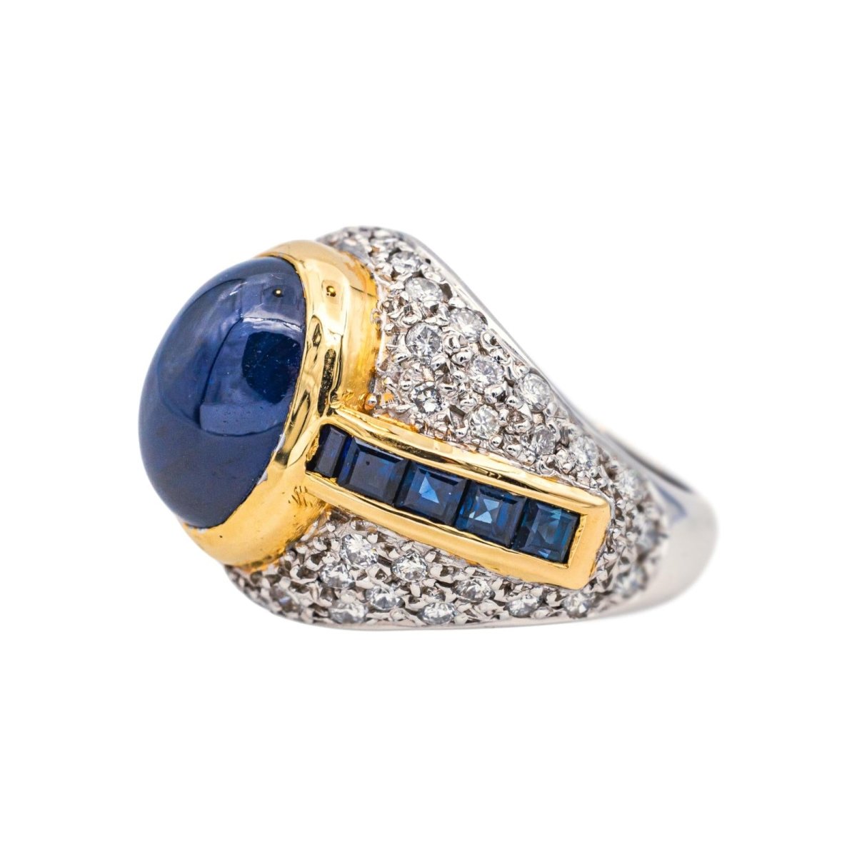 Bague Dôme en or blanc, or jaune, saphirs et diamants - Castafiore