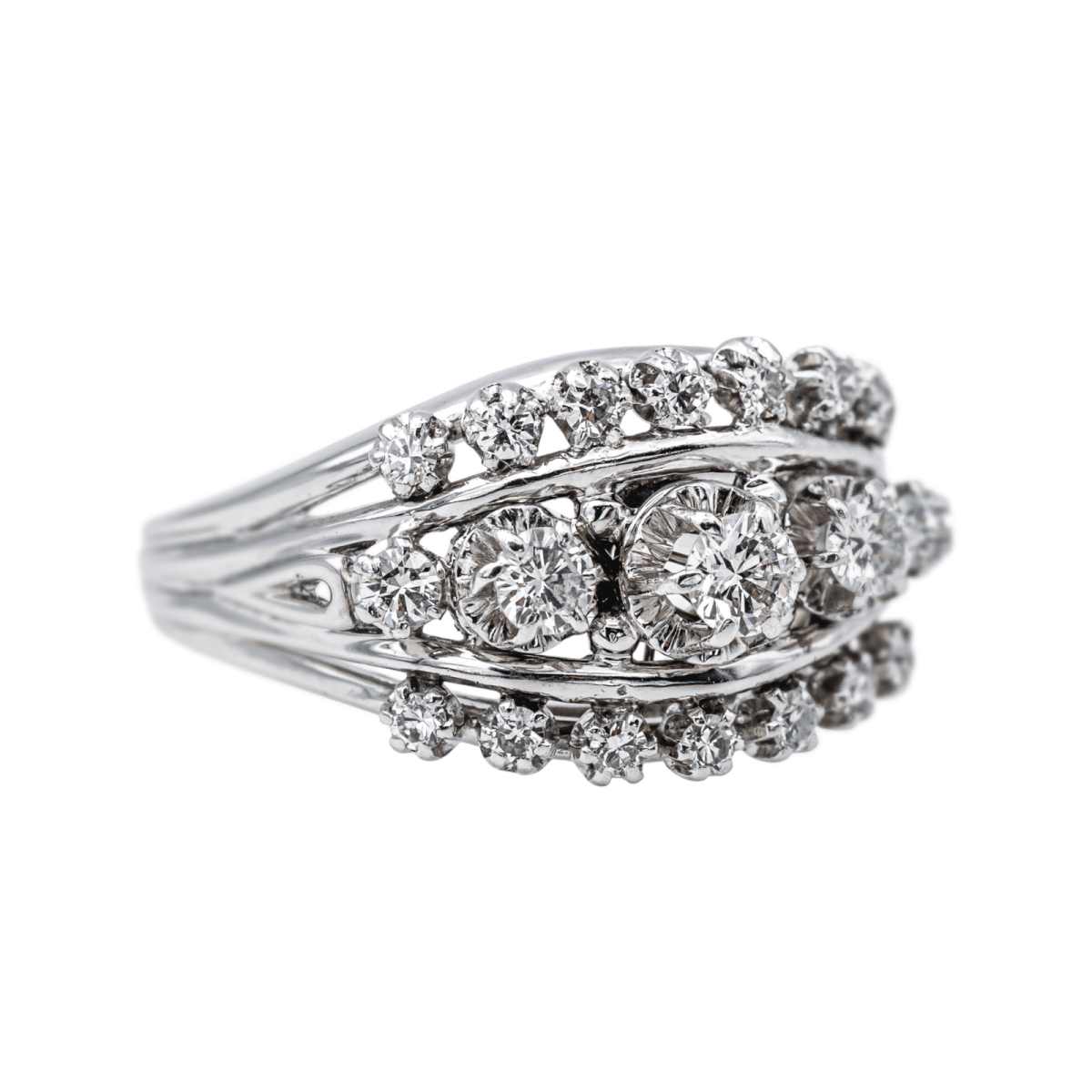 Bague Dôme en or blanc, platine et diamants - Castafiore