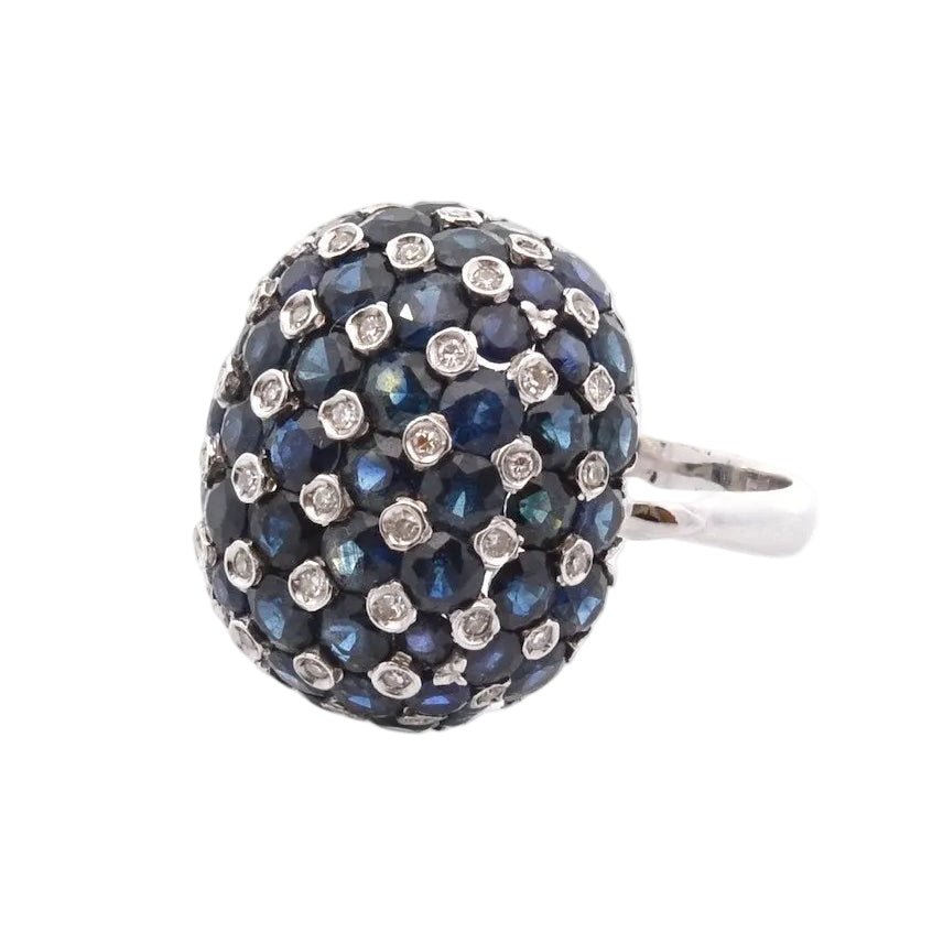 Bague Dôme en or blanc, saphirs et diamants - Castafiore