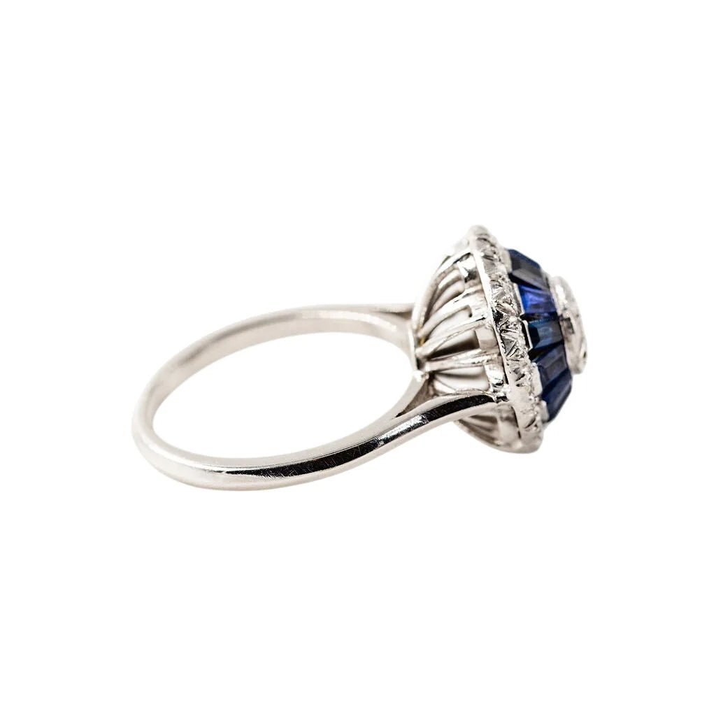 Bague Dôme en or blanc, saphirs et diamants - Castafiore