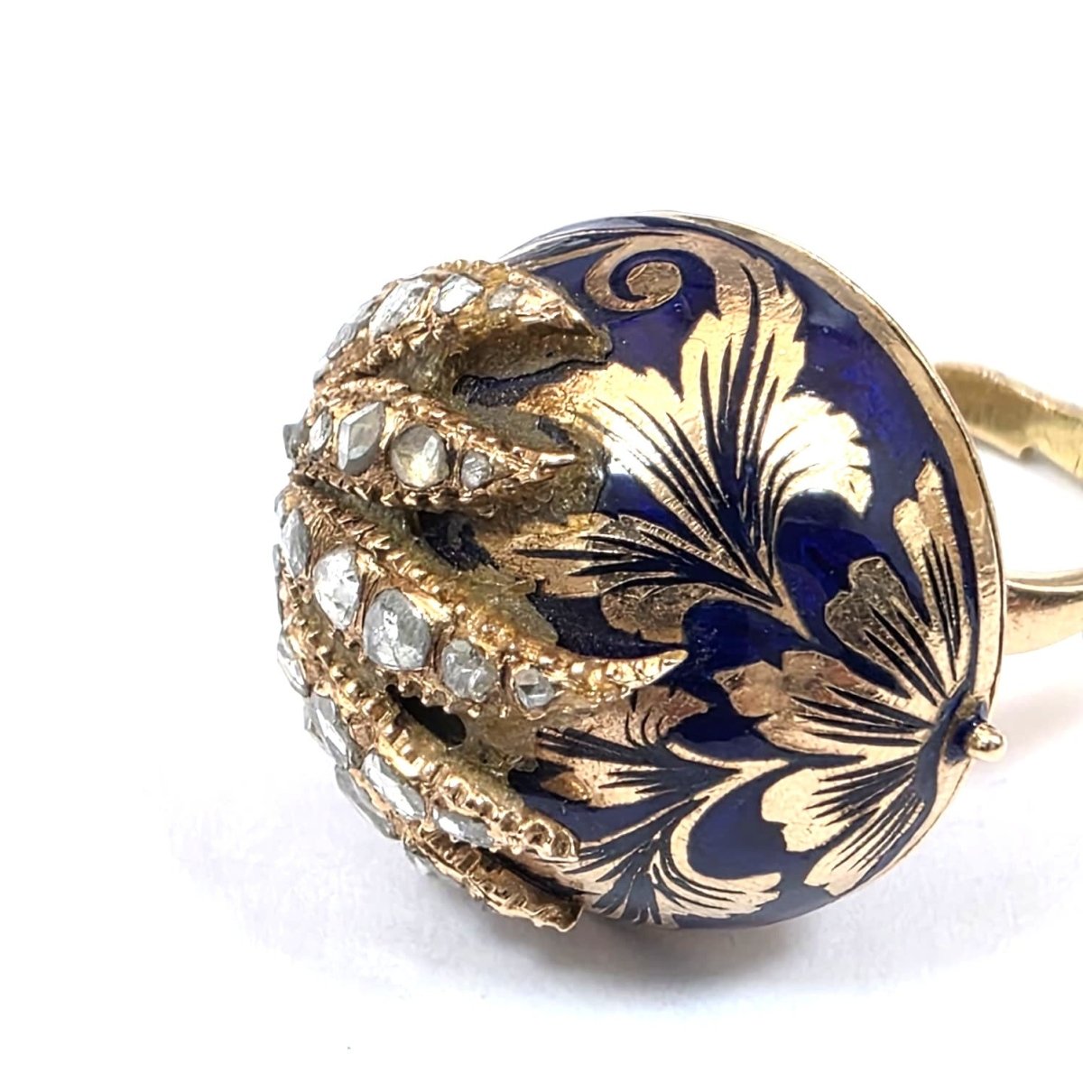 Bague Dôme en or jaune, émeraude et diamants - Castafiore