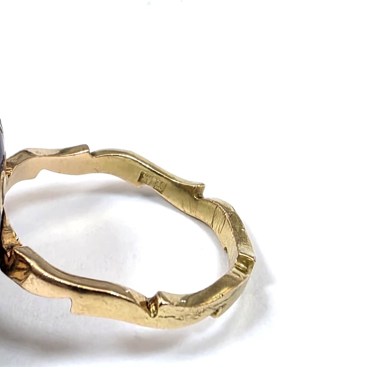 Bague Dôme en or jaune, émeraude et diamants - Castafiore