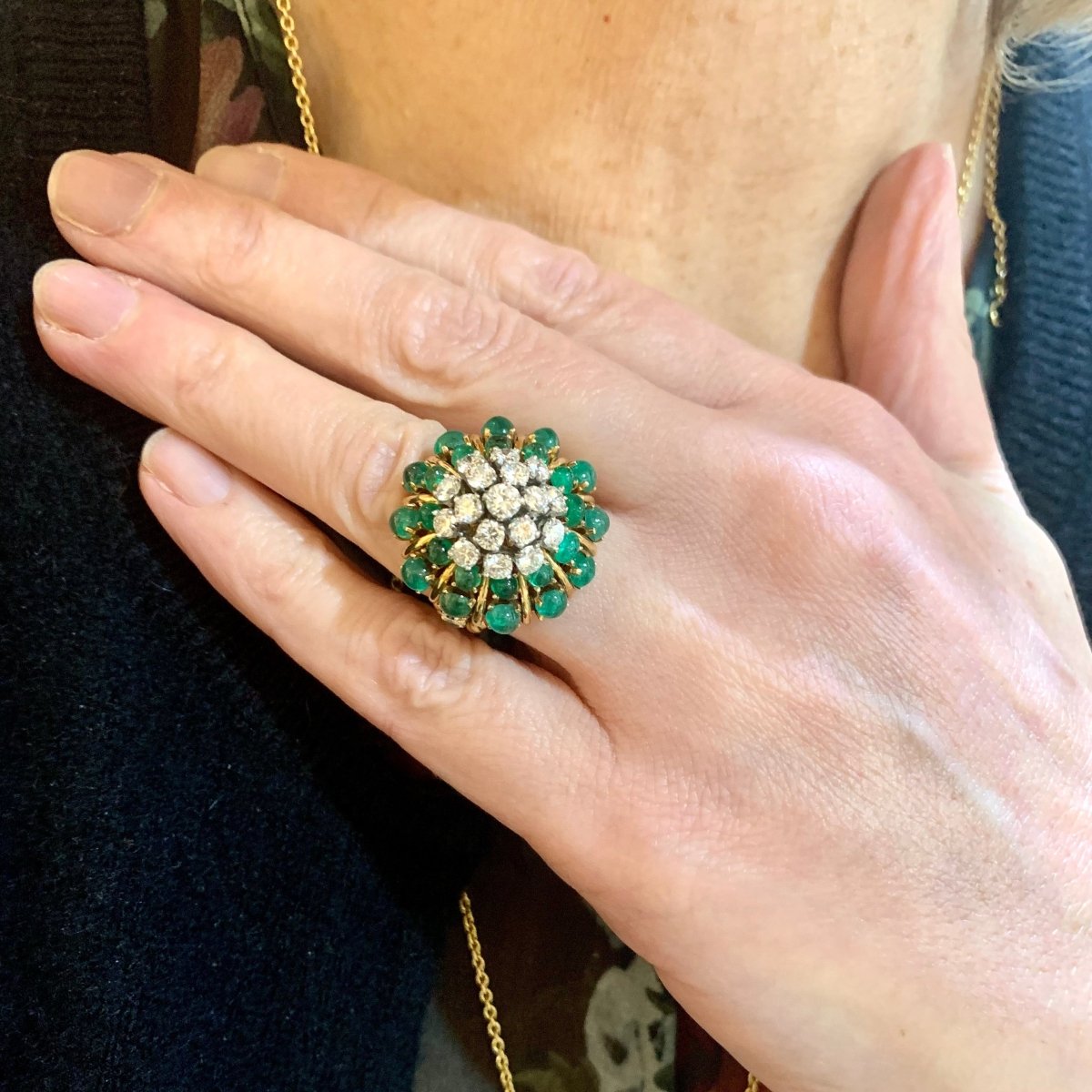 Bague Dôme en or jaune, émeraudes et diamants - Castafiore