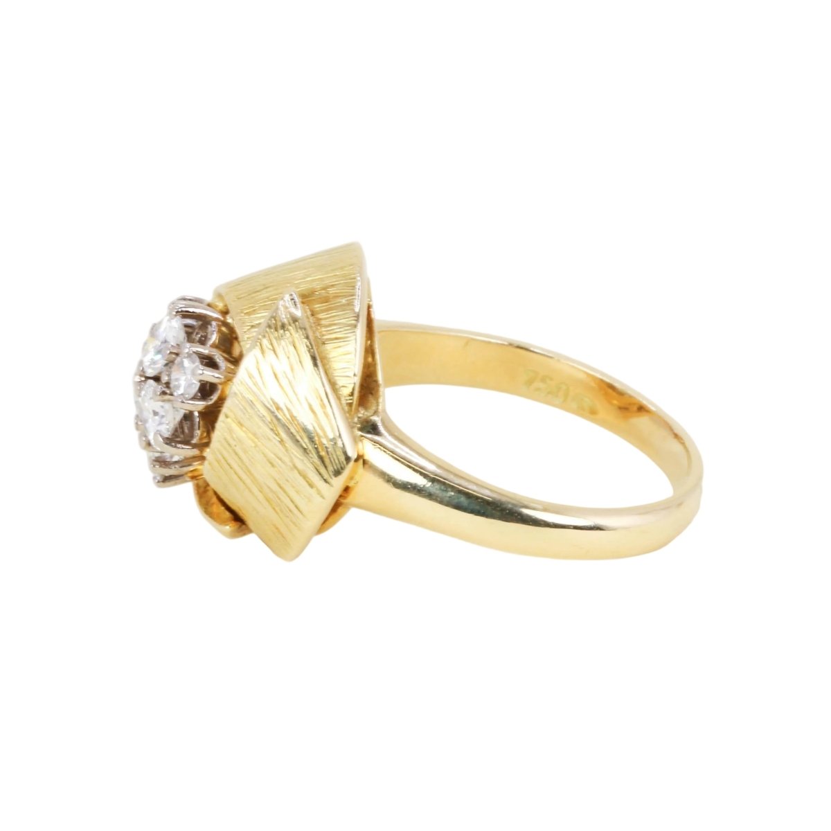 Bague Dôme en or jaune et diamants - Castafiore