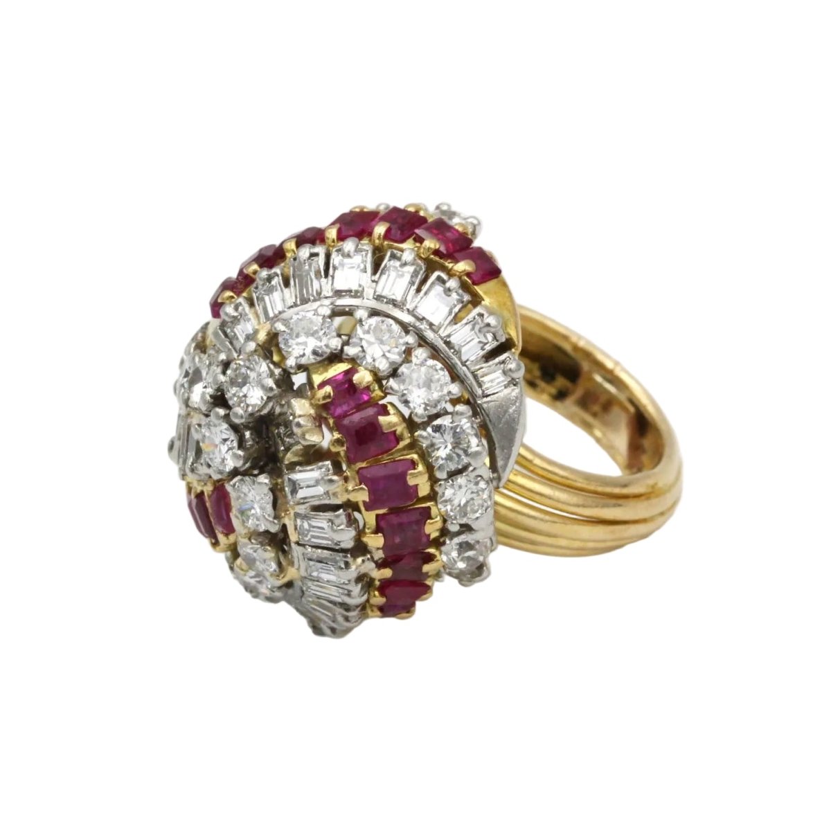 Bague Dôme en or jaune, platine, rubis et diamants - Castafiore