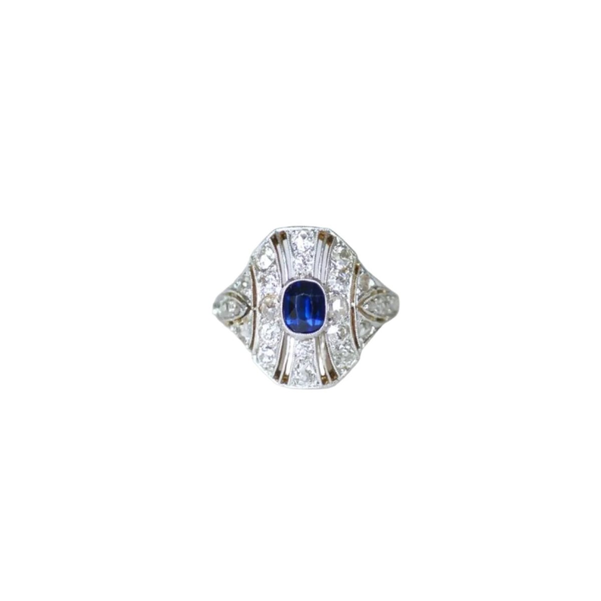 Bague Dôme en or jaune, platine, saphir, et diamants - Castafiore