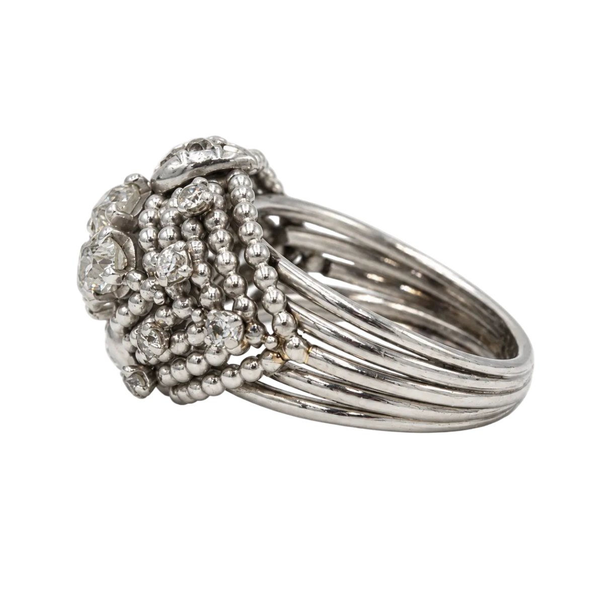 Bague Dôme en platine et diamants - Castafiore