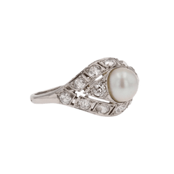 Bague Dôme en platine, perle et diamants - Castafiore