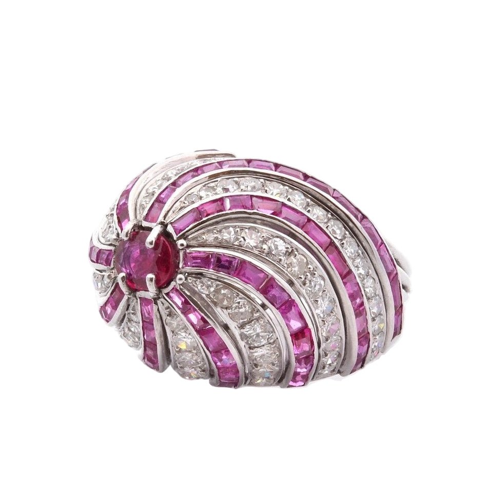 Bague Dôme en platine, rubis et diamants - Castafiore