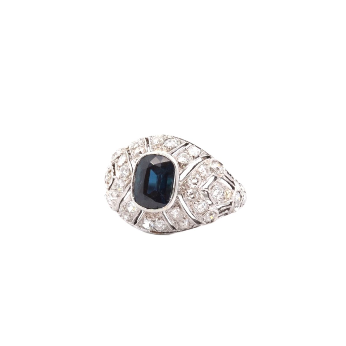 Bague Dôme en platine, saphir et diamants - Castafiore