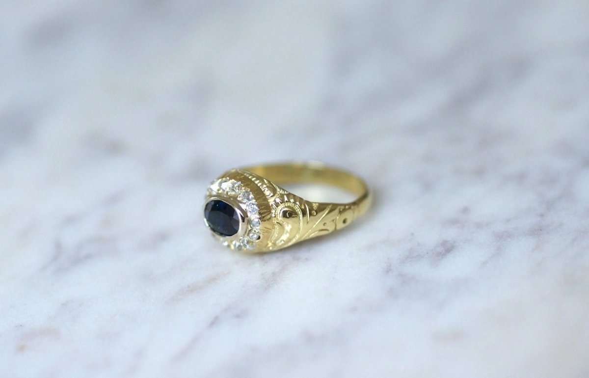 Bague dôme saphir entourage diamants - Castafiore