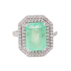 Bague double entourage en or blanc, émeraude de colombie certifiée et diamants - Castafiore