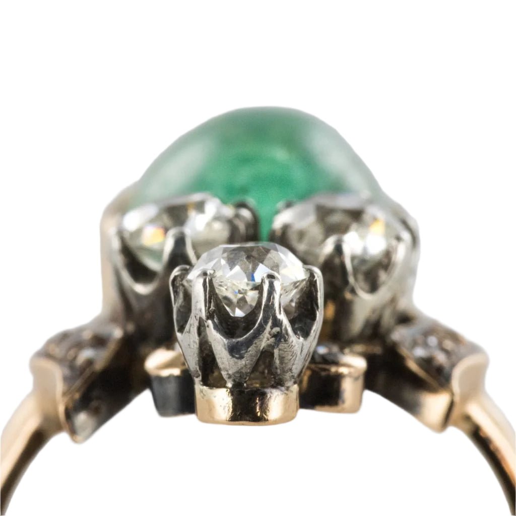 Bague duchesse émeraude cabochon et diamants - Castafiore