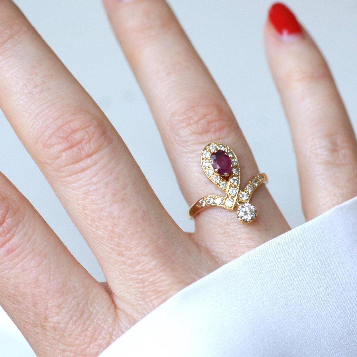 Bague Duchesse en or jaune, rubis et diamants - Castafiore