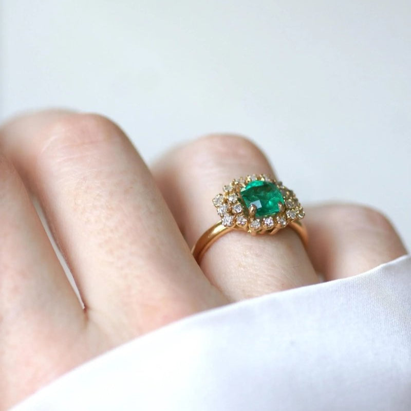 Bague Emeraude 1,52 Cts et Diamants sur Or Jaune - Castafiore